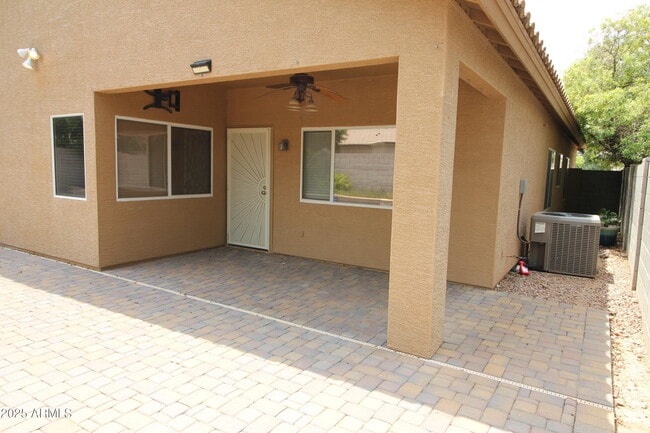 Building Photo - 8166 W Rose Garden Ln