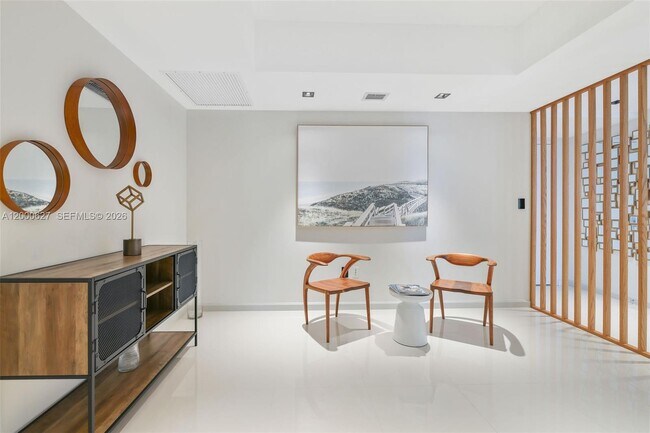 Building Photo - 465 Brickell Ave