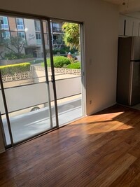 Building Photo - 10350 Almayo Ave