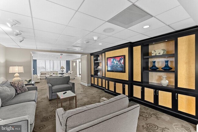 Building Photo - 4601 N Park Ave