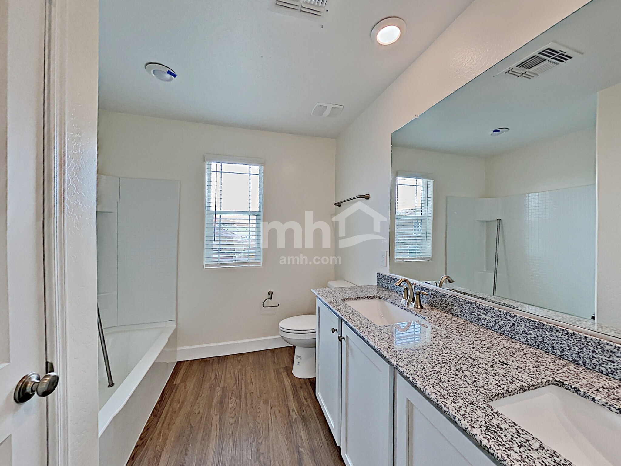 Building Photo - 5968 W Columbine Dr