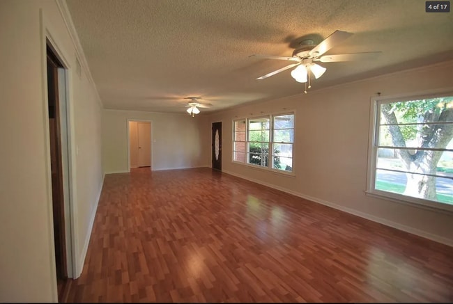Building Photo - 2120 Belmont Dr