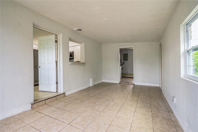 Building Photo - 3312 Plummer Cir