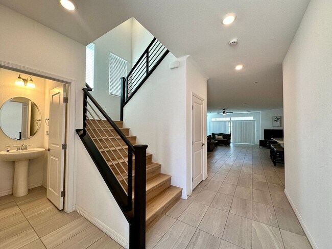 Building Photo - Silverado North