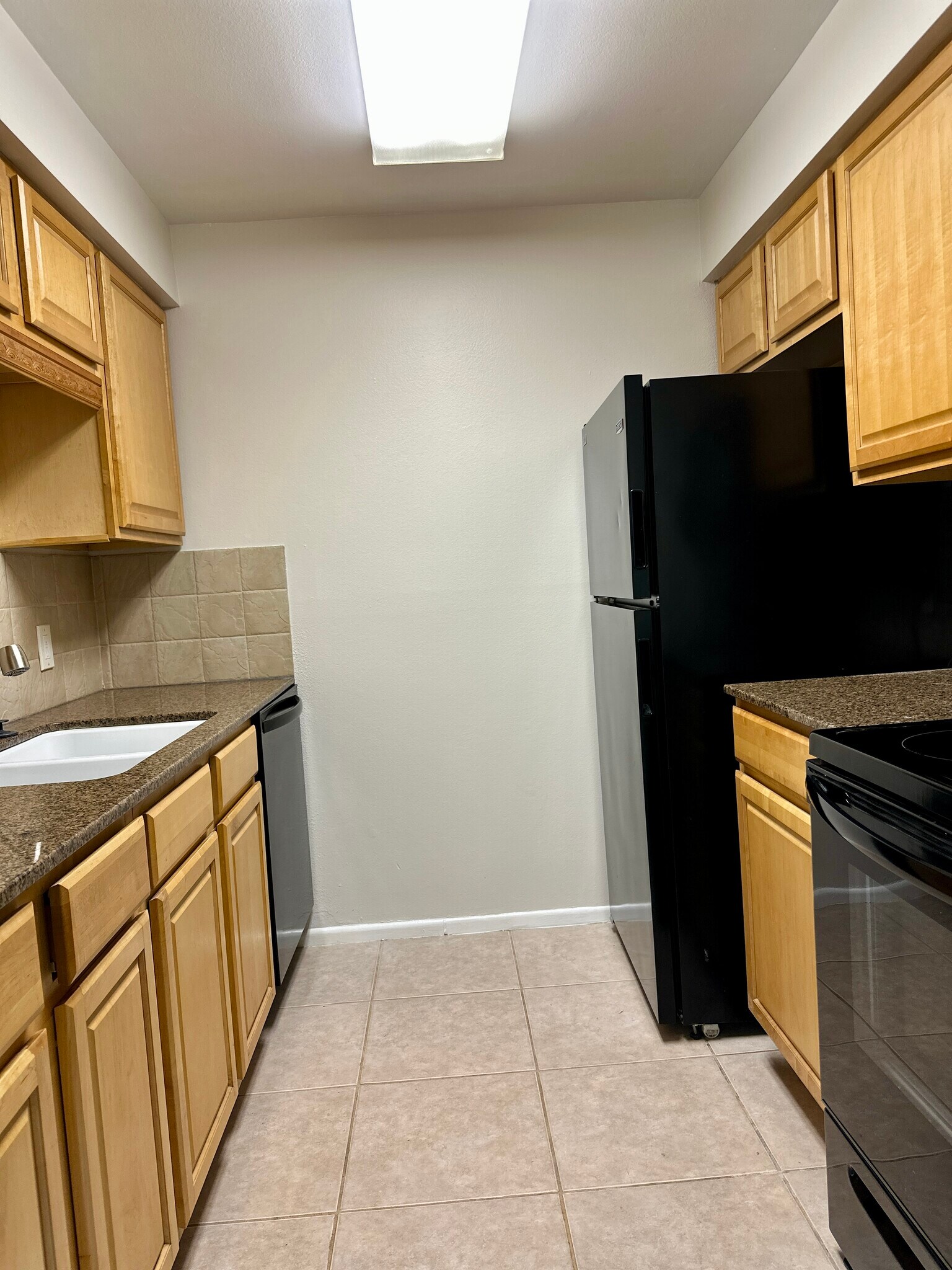 Kitchen - 3455 Countryside Blvd