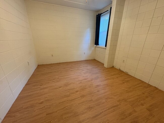 Building Photo - Brightwood - 900-B4