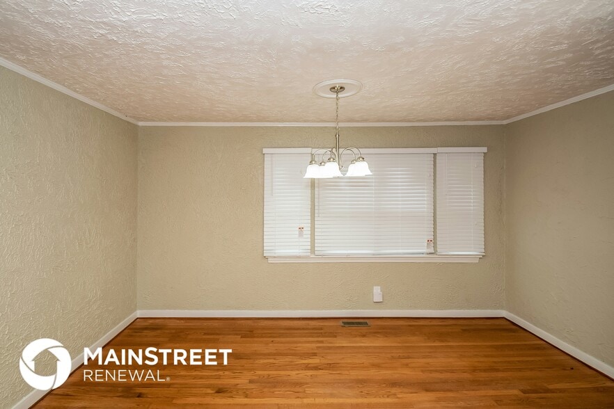 Building Photo - 104 14th Ct NW