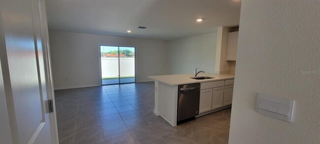 Building Photo - 8226 SW 67th Ave