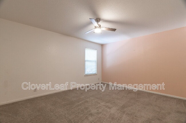 Building Photo - 16615 Raven Glenn