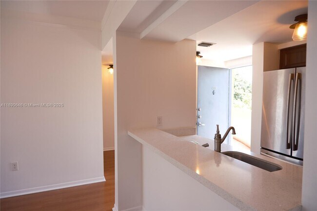 Building Photo - 2756 Day Ave