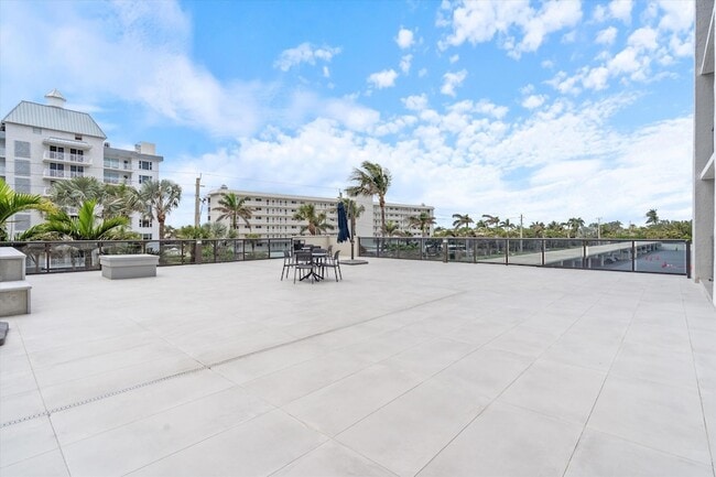 Building Photo - 3115 S Ocean Blvd