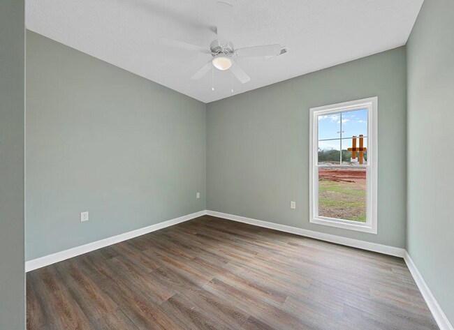 Building Photo - 2583 Cedrus Ave