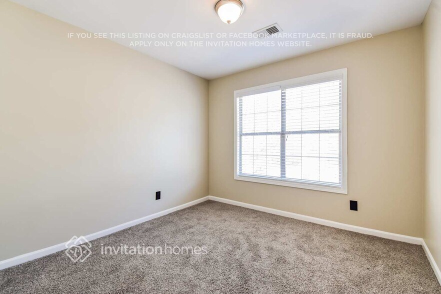 Building Photo - 169 Stoneforest Dr