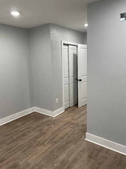 Building Photo - 1837 E Sergeant St