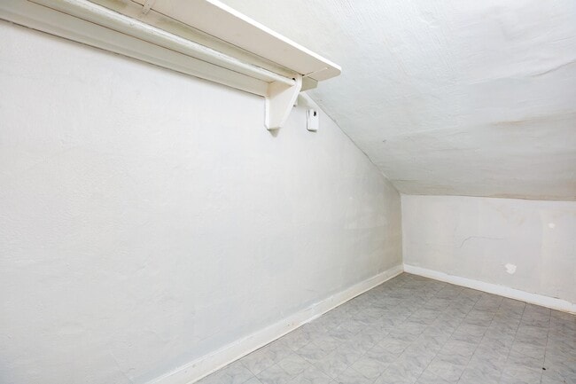 Building Photo - 26 Van Ness Terrace