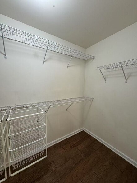 Building Photo - 2692 Briaroak Dr