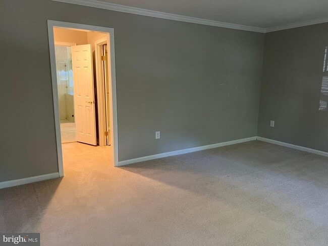 Building Photo - 10220 Cedar Pond Dr