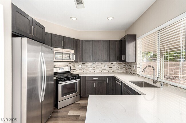 Building Photo - 5856 Golden Wing St