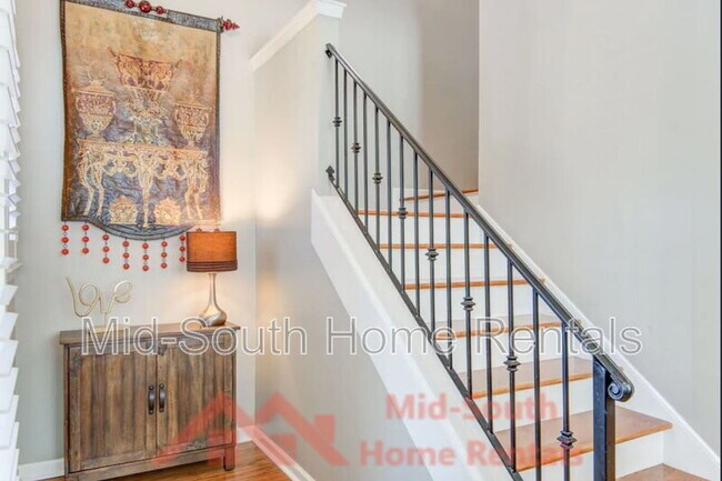 Building Photo - 1228 Island Pl E