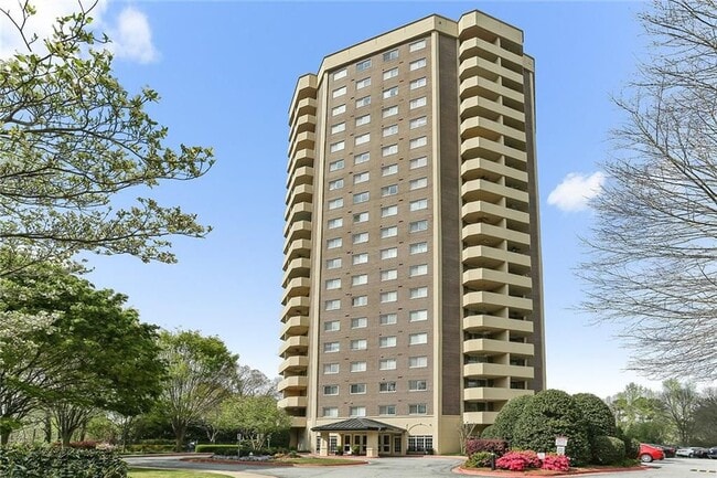 Building Photo - 1501 Clairmont Rd