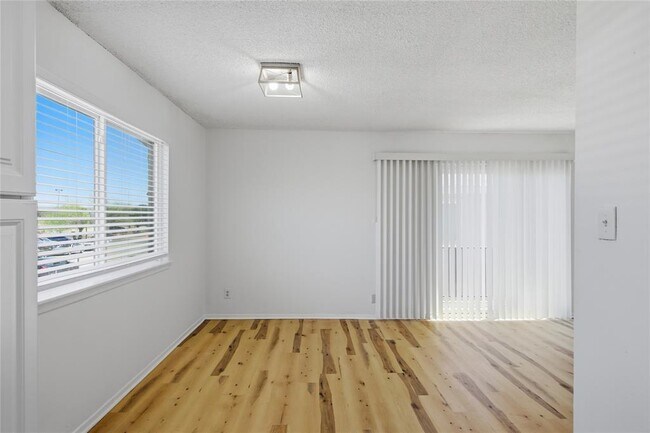 Building Photo - 2705 Windswept Cove