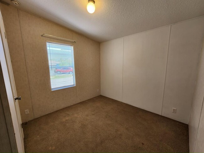 Building Photo - 19237 Cedar Crest Ct