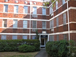 Building Photo - Five Points