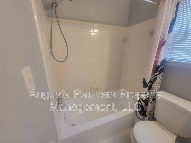 Building Photo - 4536 Hillside Dr