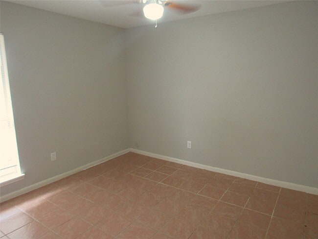 Building Photo - 8414 Beechnut St