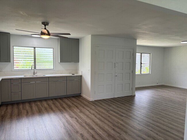 Building Photo - OAHU9366 - Keep all tenants MTM - Owner ma...