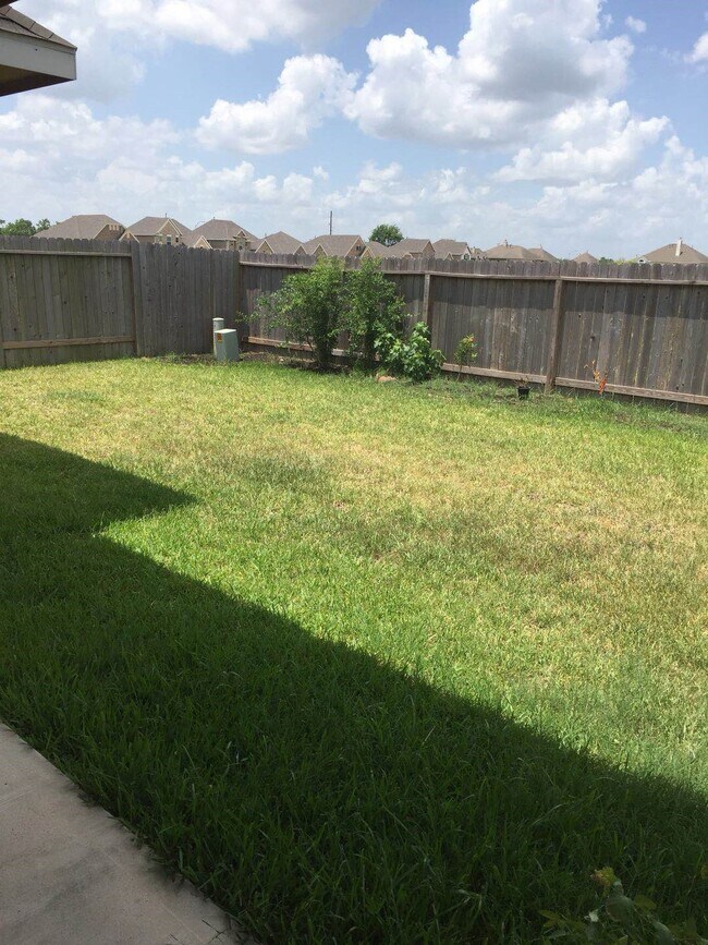 Building Photo - 21523 Rainfall Park Dr