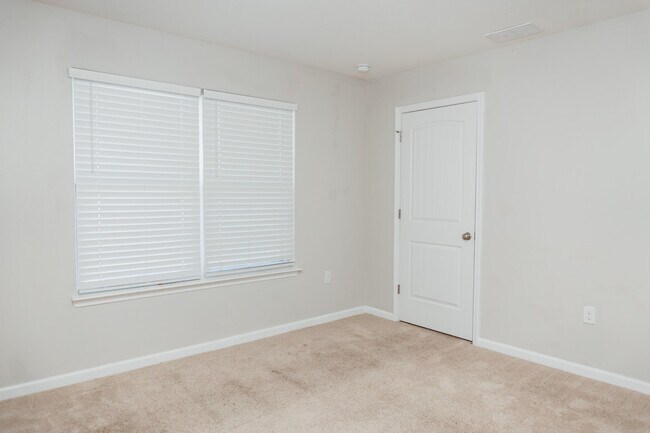 Building Photo - 4624 Plover Dr