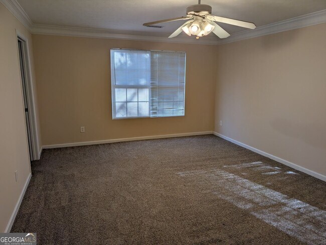 Building Photo - 144 Governor Ln