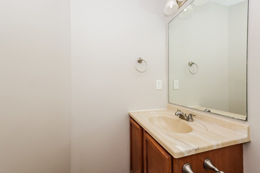 Building Photo - 3007 RG Buchanan Dr