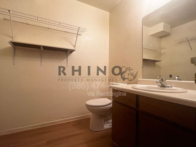 Building Photo - 463 N 1465 W