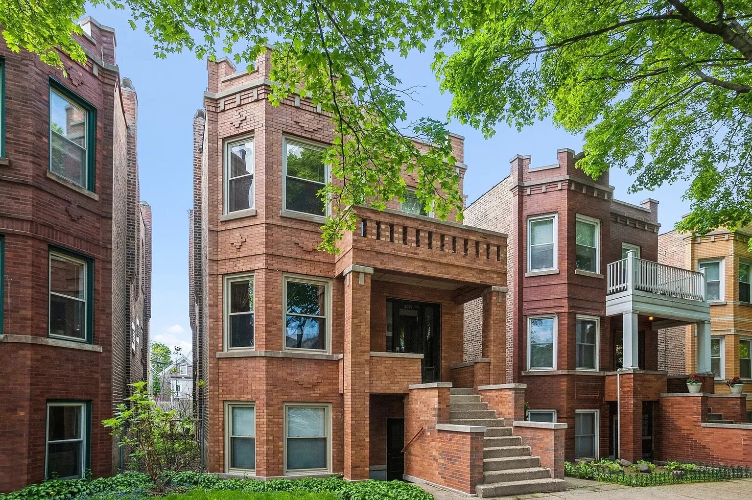 Building Photo - 2319 W School St