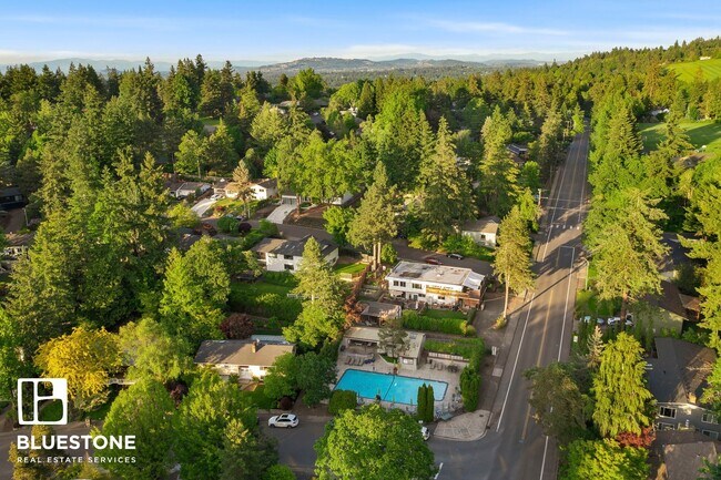 Building Photo - Beautiful 4 bedroom home in Palisades Neighborhood of Lake Oswego!