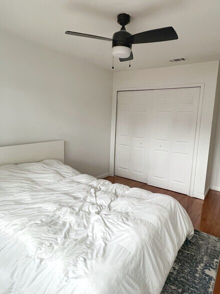 Building Photo - 6520 Roswell Rd