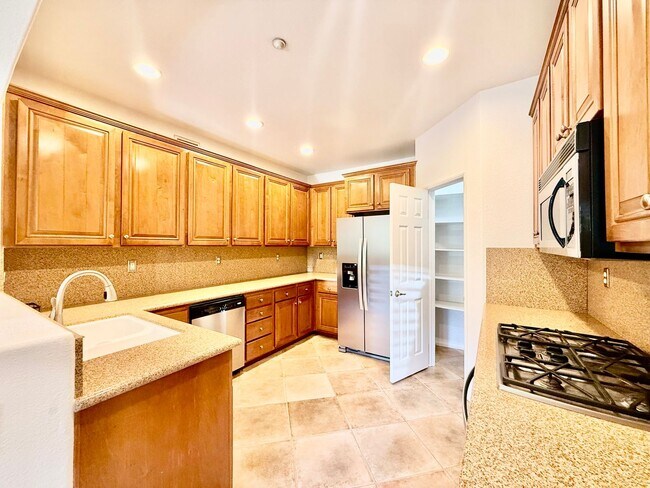 Building Photo - 2810 Piantino Cir