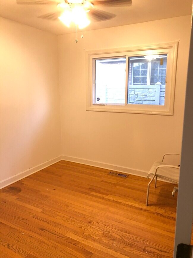Building Photo - 7728 S 78th Ave