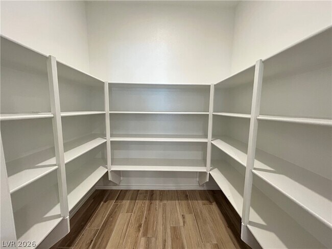 Building Photo - 2276 Luna Hvn St