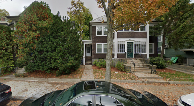 Building Photo - 23 Moraine St