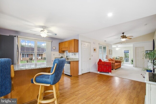 Building Photo - 6117 Riverview Dr