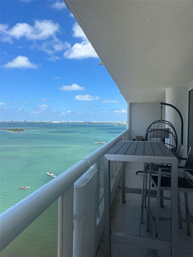 Building Photo - 1717 N Bayshore Dr