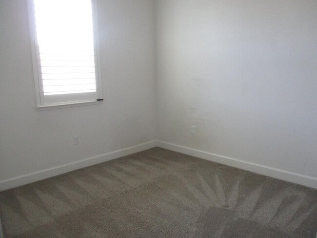 Building Photo - 381 Windsong Way