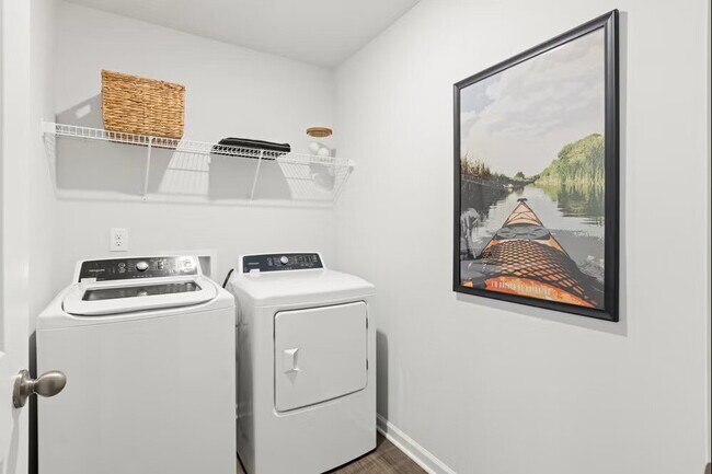 Building Photo - *** Promotion -- Sign lease by February 15 and receive $1100 off first months rent!!  Modern Comf...