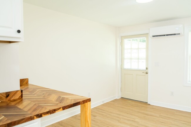 Building Photo - 107 Cresap Rd