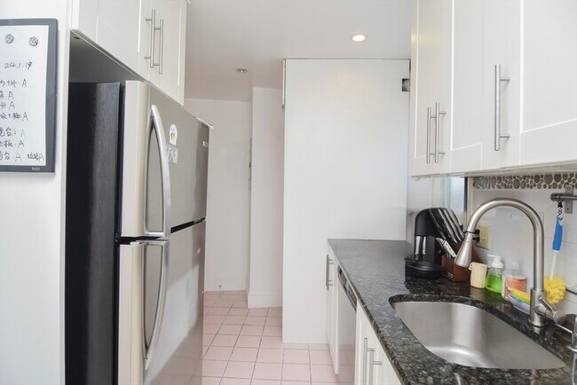 Building Photo - 96 St Paul St