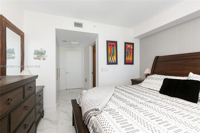Building Photo - 300 Sunny Isles Blvd