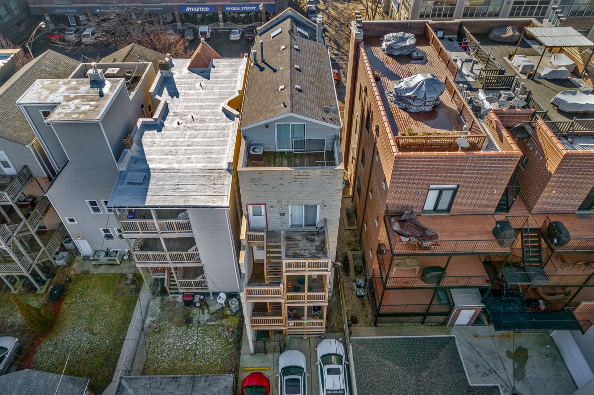 Building Photo - 1324 W Diversey Pky